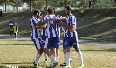 Şəkili futbolçudan bir gözəl qol -