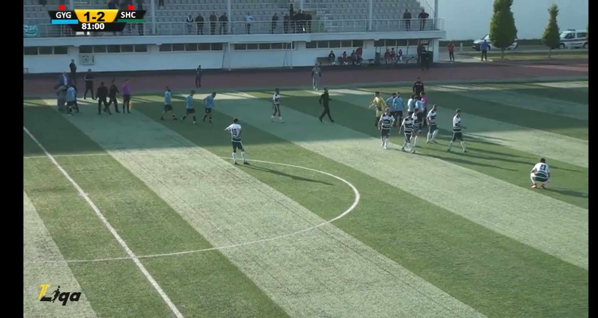 Azərbaycan futbolunda GÜNÜN QALMAQALI! Hakimlər meydandan qaçdı - VİDEO