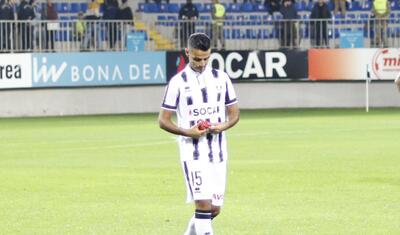 “Neftçi” Ruslan Abışovu futboldan yola saldı…