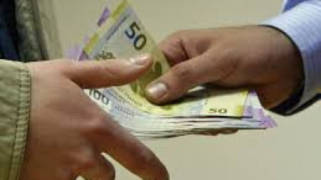 500 manat alacaqsız - Mobil telefonunuza SMS gəldikdən sonra