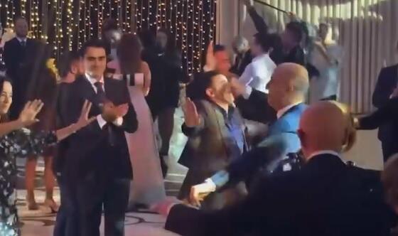 Azərbaycan yığmasının üzvü məşqçi xanımla evləndi, nazir toyda "rusca" oynadı - VİDEO