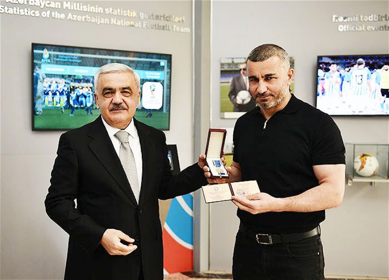 Rövnəq Abdullayev millinin baş məşqçi postuna əsas namizədini açıqladı - SON DƏQİQƏ