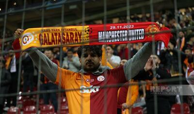 Azərbaycan bayrağı "Qalatasaray" - "Mançester Yunayted" oyununda -