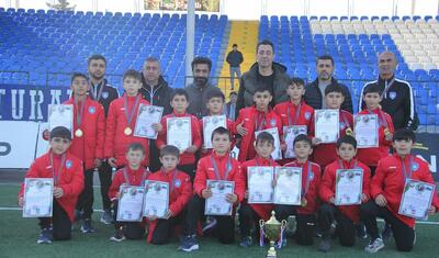 Ehtiram Quliyev çempion komandaya diqqət göstərdi -