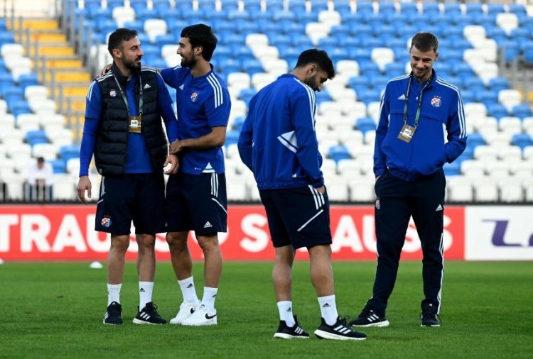 Mahir Emrelini Astanada kimdən və nədən qorudular?