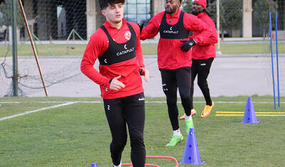 "Araz-Naxçıvan" burada, bəs legionerləri harada? -