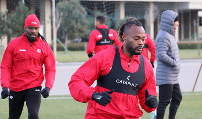 "Araz-Naxçıvan" burada, bəs legionerləri harada? -