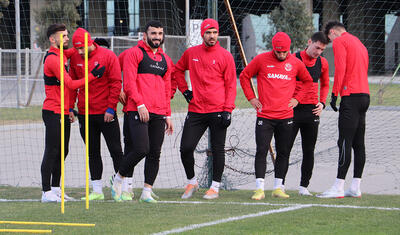 "Araz-Naxçıvan" burada, bəs legionerləri harada? -