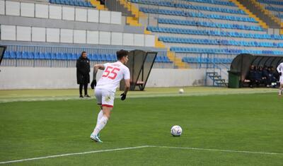 Premyer Liqanın iki komandası darıxmağa qoymadı -