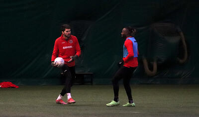 Qəbələyə qar yağdı, "Araz-Naxçıvan" qapalı məkana üz tutdu -