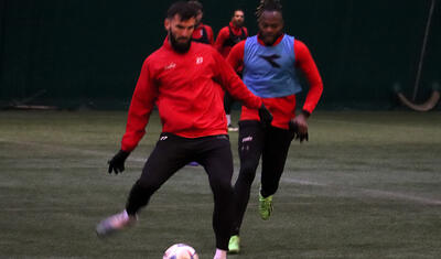 Qəbələyə qar yağdı, "Araz-Naxçıvan" qapalı məkana üz tutdu -