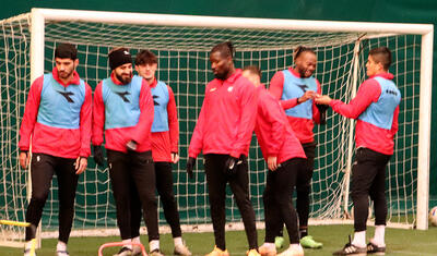 Qəbələyə qar yağdı, "Araz-Naxçıvan" qapalı məkana üz tutdu -