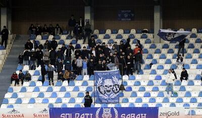 Azərbaycanda komandanı idman direktoru meydana çıxardı -
