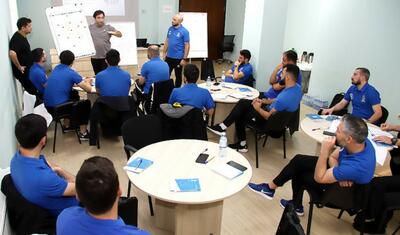 Millinin iki sabiq oyunçusu “əlifba”nı öyrənməyə başladı -