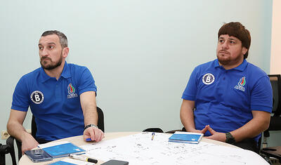 Millinin iki sabiq oyunçusu “əlifba”nı öyrənməyə başladı -