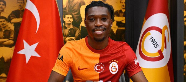 3 il  "Qalatasaray"a məxsus olacaq - YENİ TRANSFER