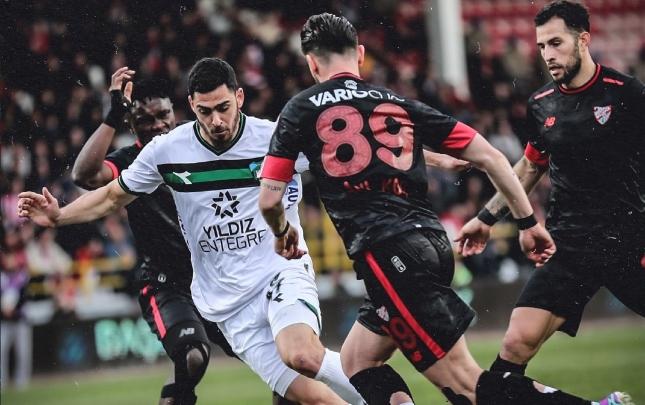 Türkiyədə azərbaycanlı futbolçuların duelindən VİDEO