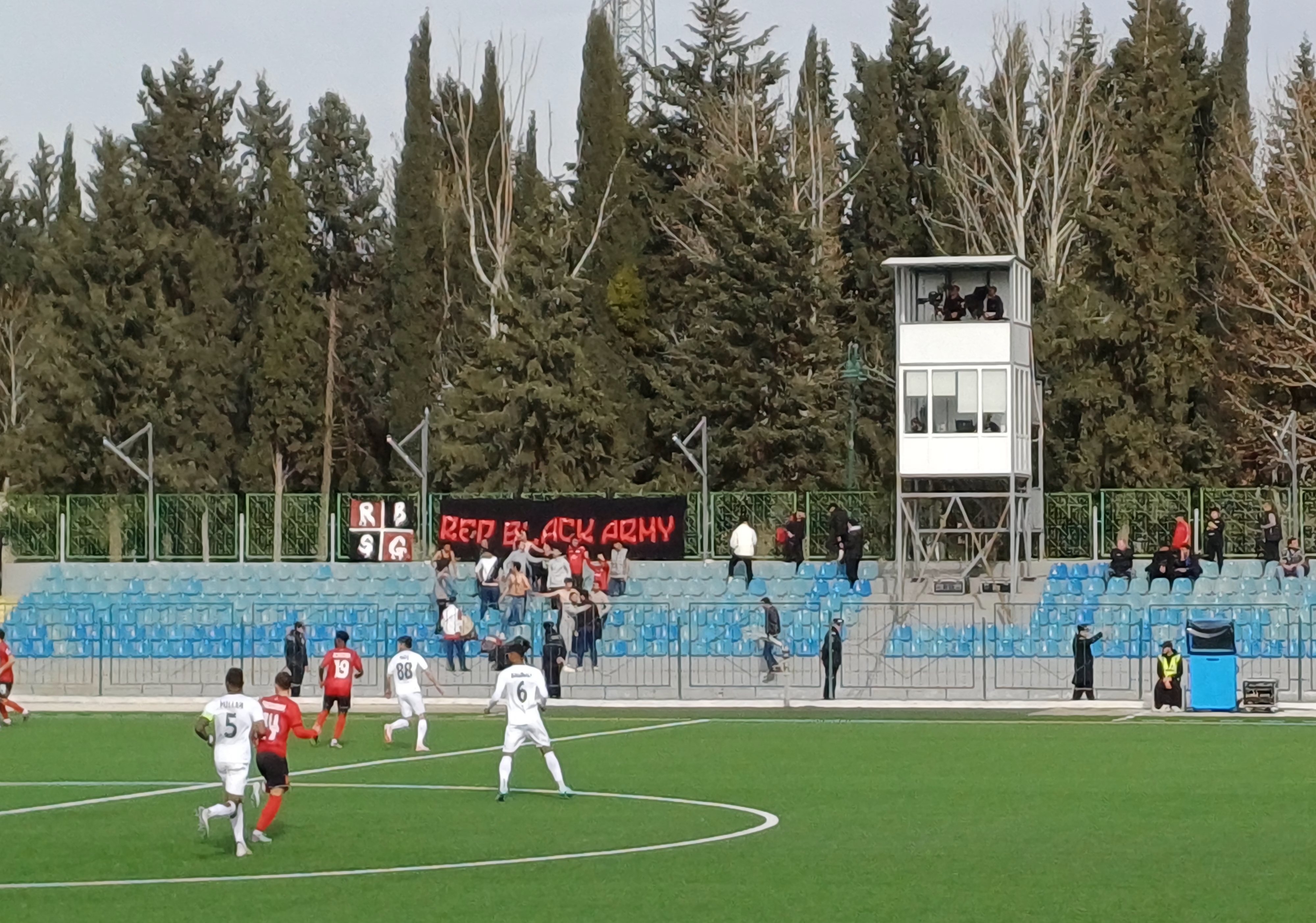 Tovuzda gərgin anlar - Bir nəfər stadiondan uzaqlaşdırıldı: FOTOLAR
