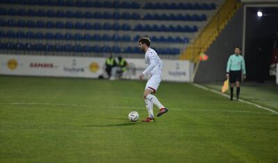 "Neftçi"ni "soyuq duş"a "qonaq" edən əl -