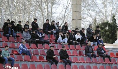 Ordu futbolçuları qızları stadionda görüncə…