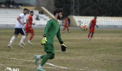 Rayonda qol vuran futbolçunu yerə yıxıb, sonra…