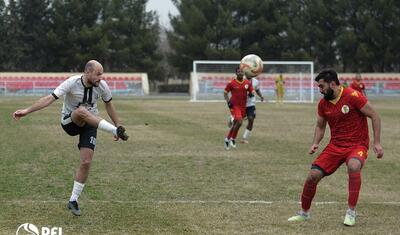 Rayonda qol vuran futbolçunu yerə yıxıb, sonra…