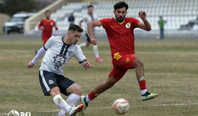 Rayonda qol vuran futbolçunu yerə yıxıb, sonra…