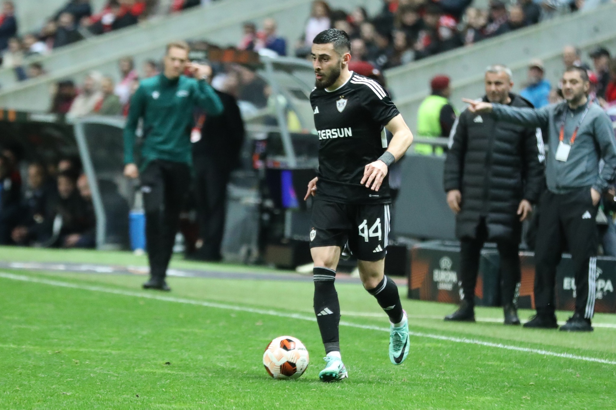 "O, xaricdə oynaya biləcək ilk azərbaycanlı futbolçudur" - VİDEO