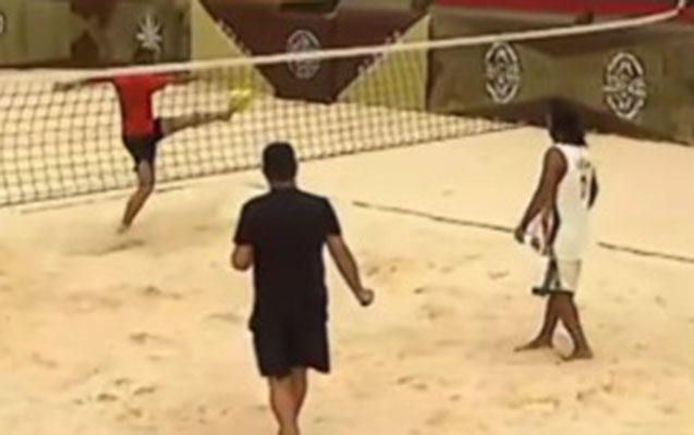 Ronaldinyo “Survivor”da ayaq tennisi oynadı - VİDEO