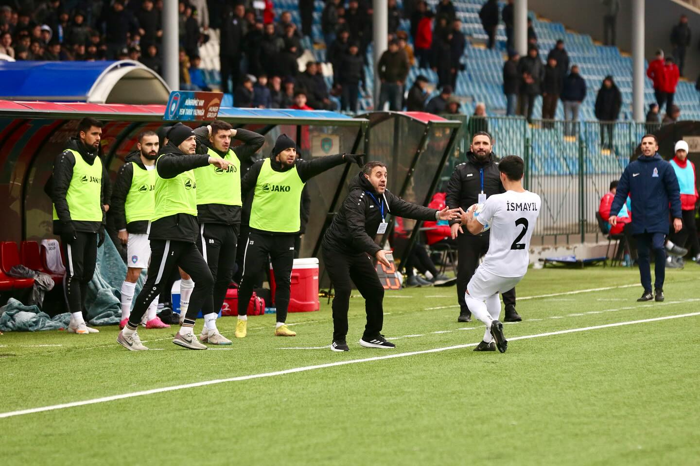 Bu futbolçuları döymək lazımdır! - Bir çubuğu da olsaydı…