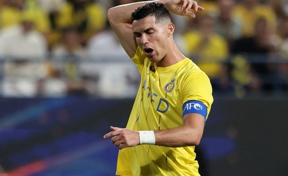 Messi Ronaldonu indi də Səudiyyə Ərəbistanında rahat buraxmır – FOTO