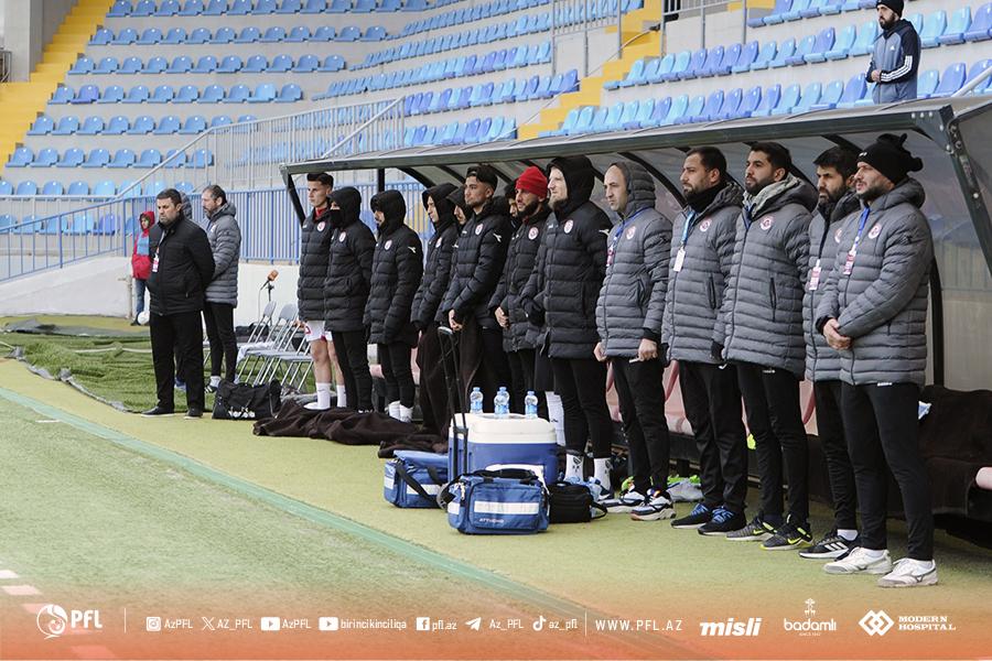 Azərbaycanda baş məşqçi niyə istefa vermək istəyir?