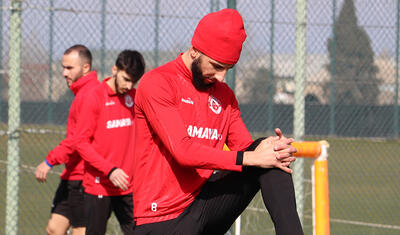 “Araz-Naxçıvan” 1 saat Gəncədə qaldı -