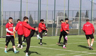 “Araz-Naxçıvan” 1 saat Gəncədə qaldı -