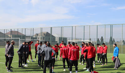 “Araz-Naxçıvan” 1 saat Gəncədə qaldı -