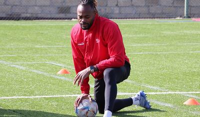 “Araz-Naxçıvan” 1 saat Gəncədə qaldı -