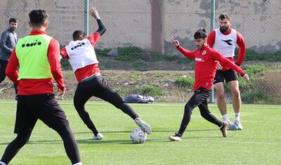 “Araz-Naxçıvan” 1 saat Gəncədə qaldı -