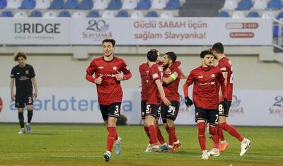 Gül paylandı, yeni baş məşqçinin ayağı düşərli oldu -