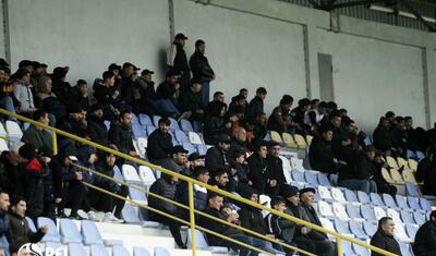 1200 manatlıq hücumçu, qapıçı təpiyi və o qol…