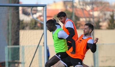 "Neftçi" 2 futbolçusundan pis xəbər aldı -