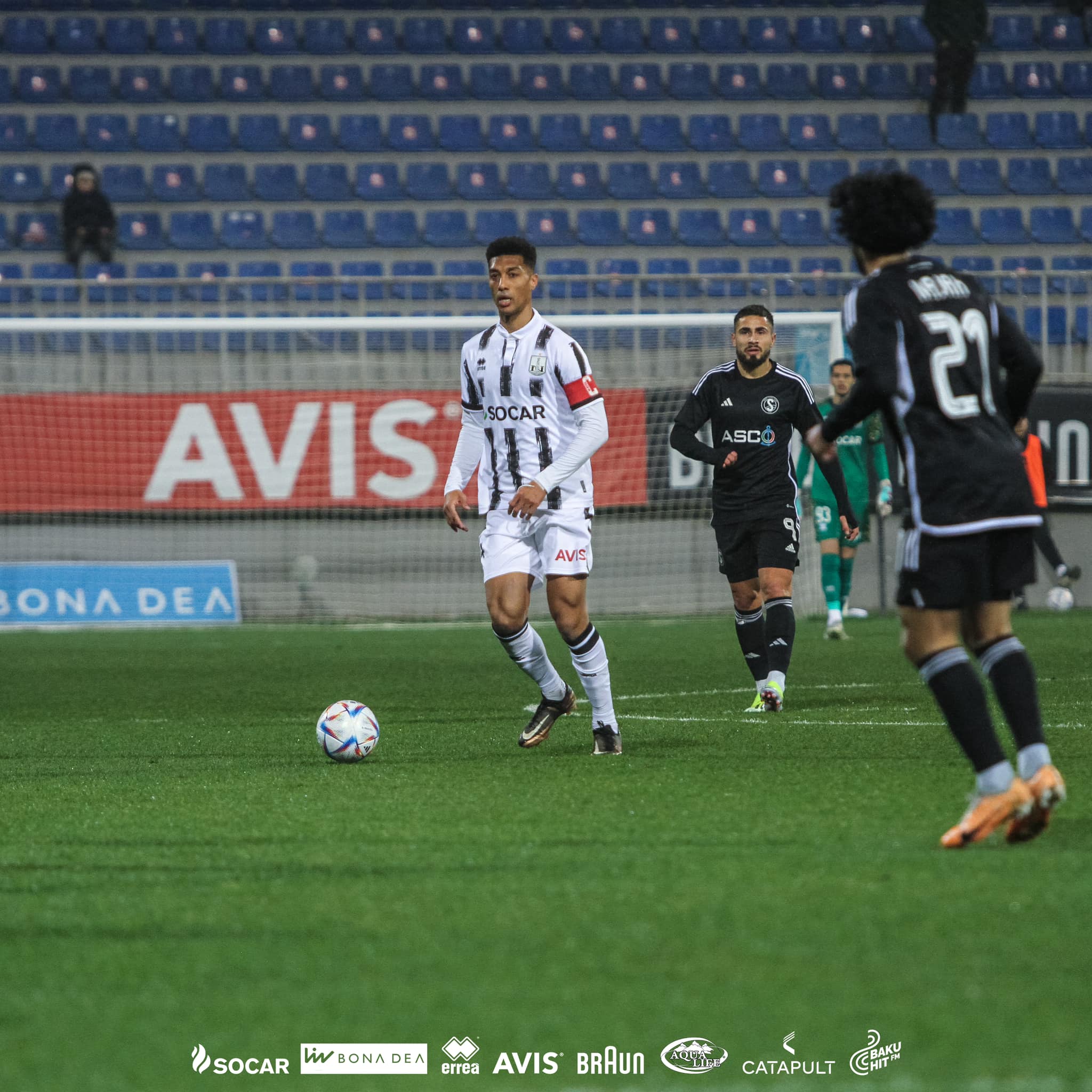 “Neftçi”nin futbolçusu “Qarabağ”ı məğlub etməyin reseptini dedi
