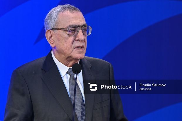 "Respublika Stadionunun fotolarını ona göstərdik, orada qoyunlar otlayırdı"