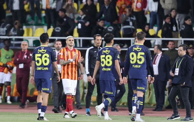 "Qalatasaray" qol vurdu, “Fənər” 1-ci dəqiqədə meydanı tərk etdi, superfinal baş tutmadı: VİDEO