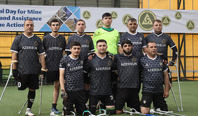 Ayağını itirən “Qarabağ”lı əsaları yerə atdı, Pelesayağı qol vurdu -