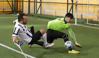 Ayağını itirən “Qarabağ”lı əsaları yerə atdı, Pelesayağı qol vurdu -