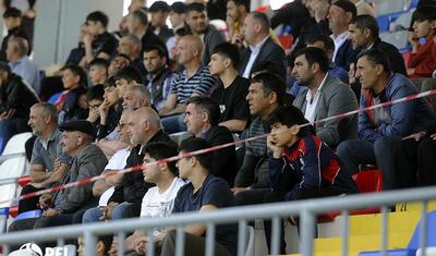 İcra başçısı stadiona sonra gəldi, baxımlı qolları izlədi –