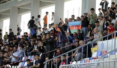 İcra başçısı stadiona sonra gəldi, baxımlı qolları izlədi –