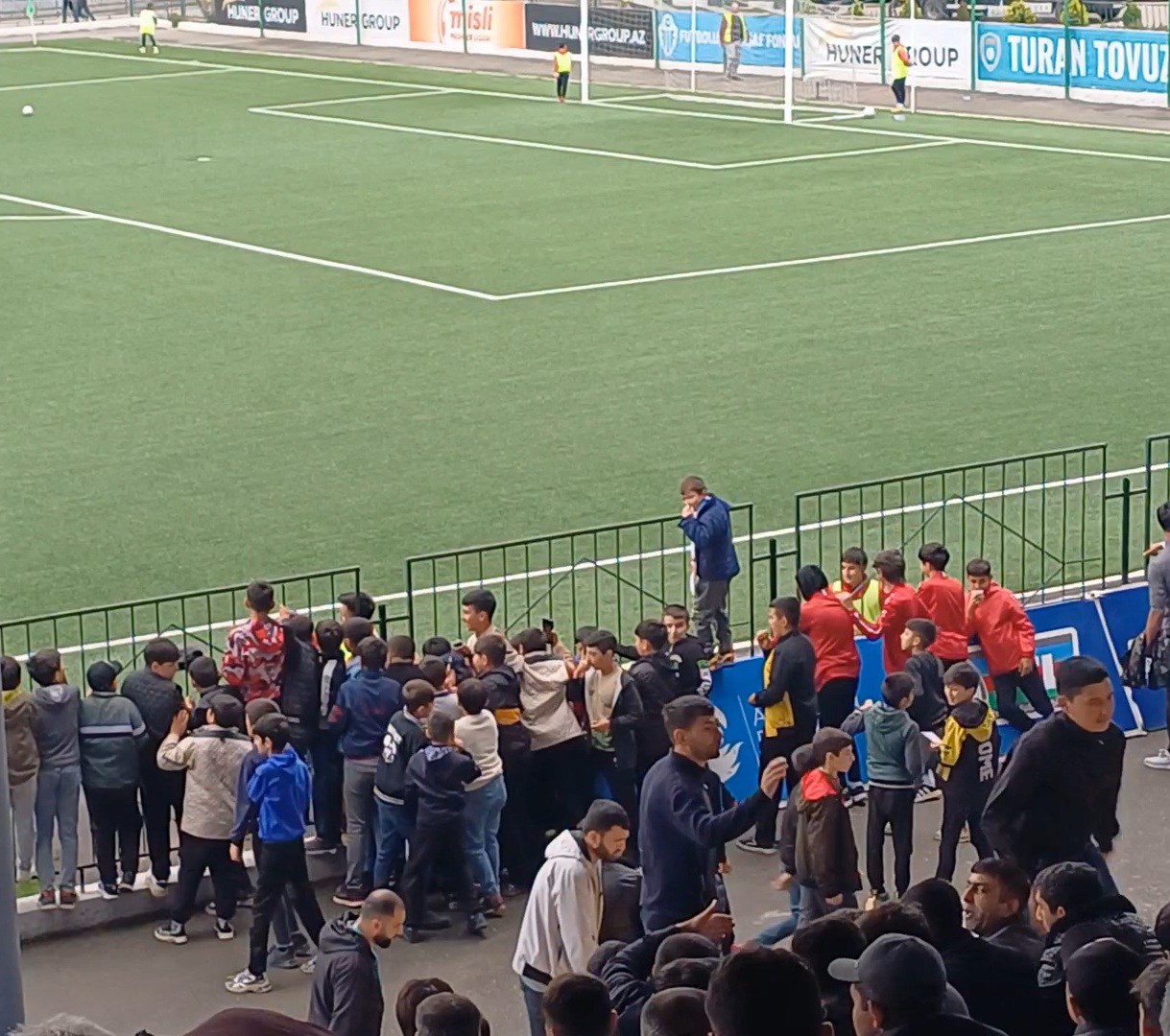 Azərbaycan stadionunda kütləvi selfi - MARAQLI VİDEO