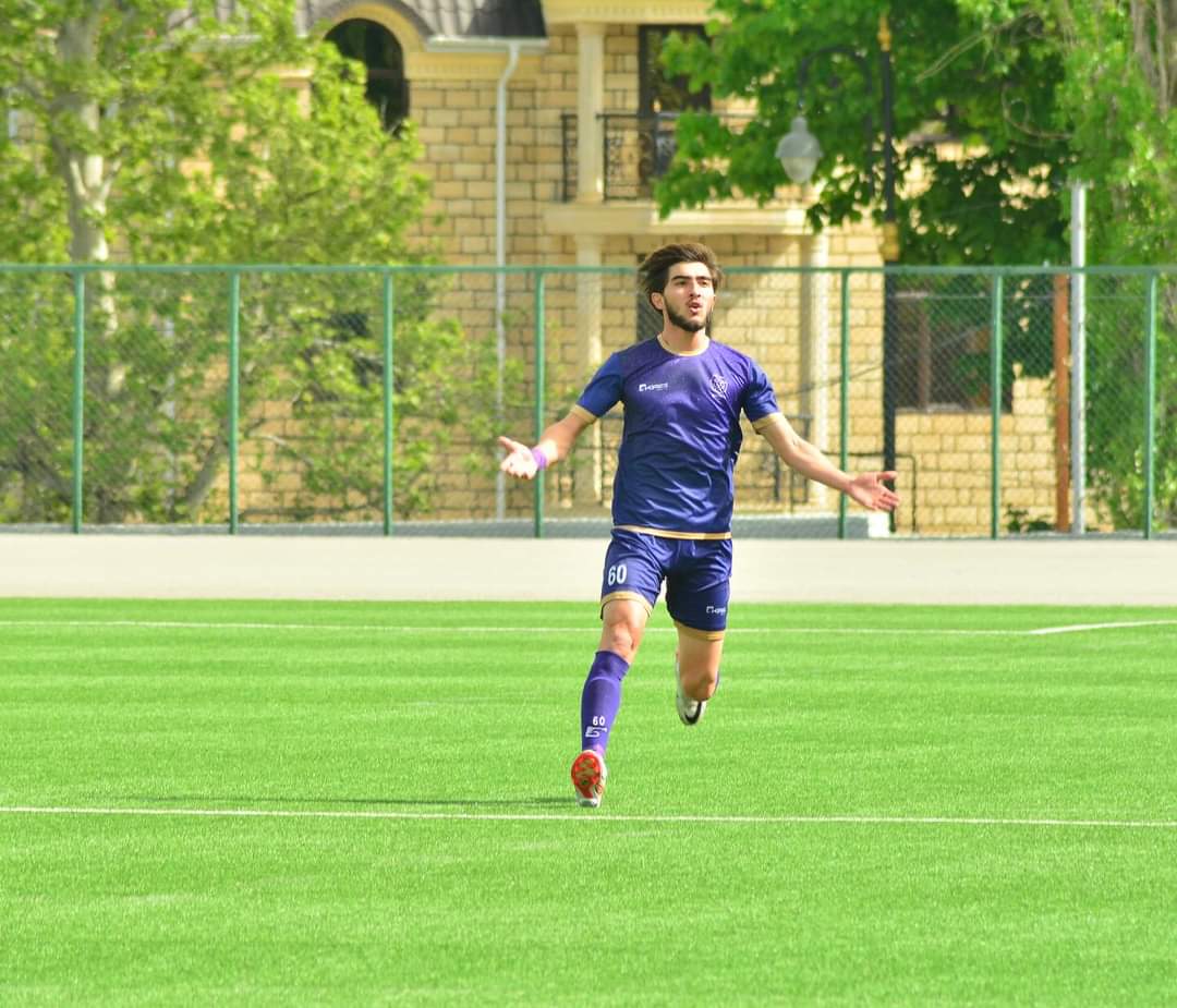 Premyer Liqadan müdafiəçi icarəyə götürdü, "forvard" çıxdı