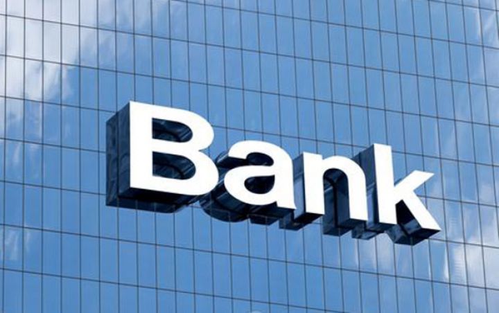 Bankların yeni fırıldağı üzə çıxdı: “Camaata məcburi kredit kartı verilir” - VİDEO